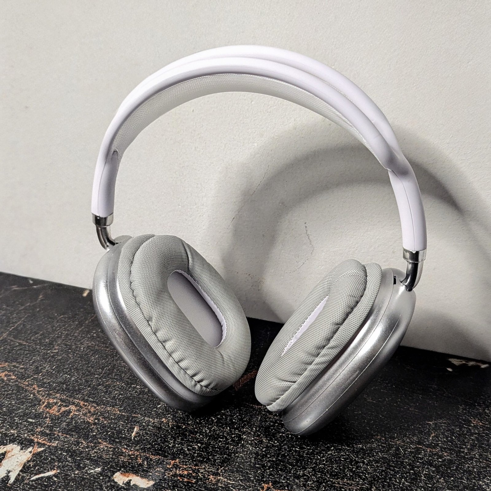 Apple AirPods Max Wireless Bluetooth Headphones (First Copy) – Premium Sound, ANC & Smart Case - Image 3
